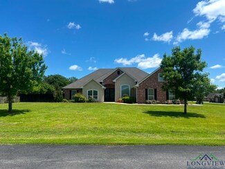 145 Deer Crest Dr, Carthage, TX 75633