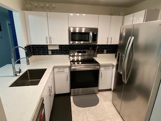421 SE 10th St Unit A203, Dania, FL 33004