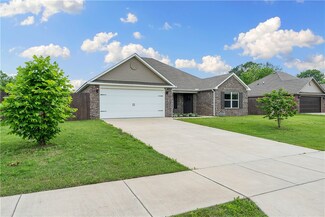 2495 Razorback Way, Farmington, AR 72730