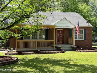 211 West Blvd, Laurinburg, NC 28352