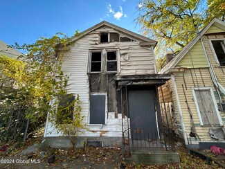 806 Arch St, Schenectady, NY 12307