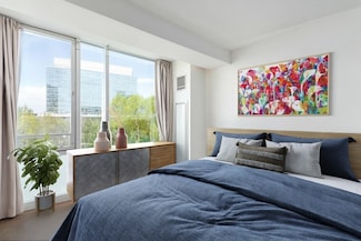 2 Earhart St Unit T409, Cambridge, MA 02141