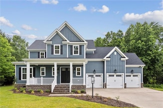 104 Tucker Ct, Carrollton, VA 23314