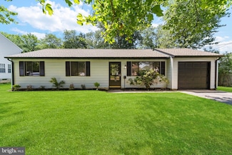 112 Beacon St, Moorestown, NJ 08057