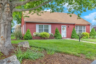 16 Aylesbury Cir Unit 16, Madison, CT 06443