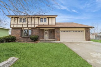 4524 73rd St, Urbandale, IA 50322