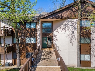 1410 Heritage Landing Unit 306, Saint Charles, MO 63303
