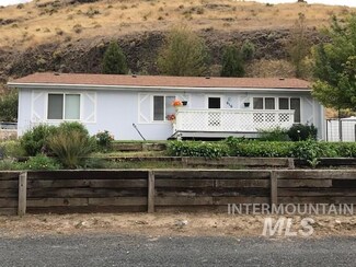 616 Kings Ln, Asotin, WA 99402