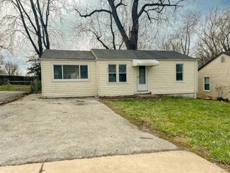 240 Reasor Dr, Saint Louis, MO 63135