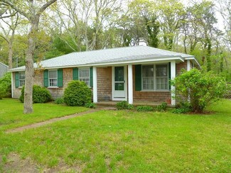 10 Grassy Pond Rd, Harwich Port, MA 02646