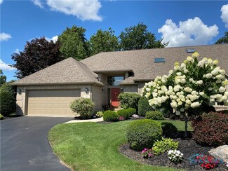 147 Stone Oak Ct, Holland, OH 43528