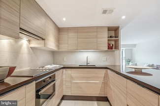 1080 Wisconsin Ave NW Unit 3002, Washington, DC 20007