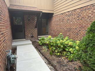 1244 Loughborough Ct, Wheaton, IL 60189