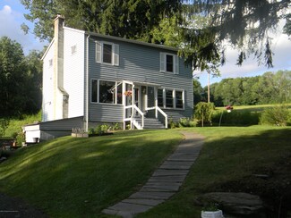 33 Taylor St, Scott Township, PA 18447