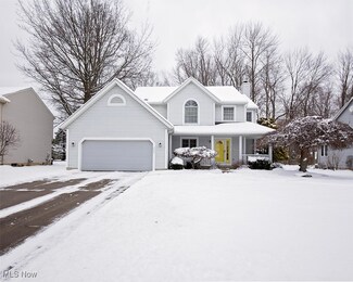 328 Carol Ln, Elyria, OH 44035