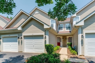121 Polaris Dr, Lake In the Hills, IL 60156