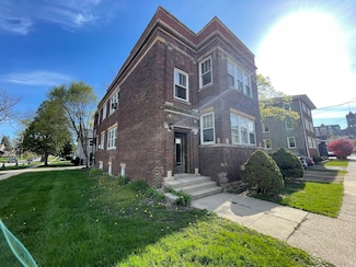 330 E Liberty Dr Unit 4, Wheaton, IL 60187