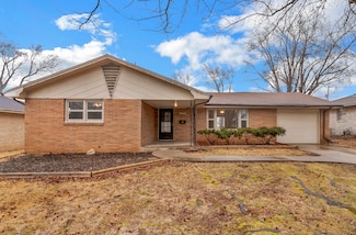 2139 E Monroe St, Springfield, MO 65802