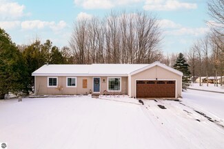 4435 Weatherby Ln, Traverse City, MI 49685