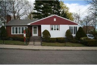 60 Oceanview St, Winthrop, MA 02152