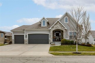 18525 W 194th St, Spring Hill, KS 66083
