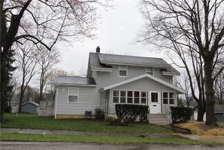 334 Glenn St, Barberton, OH 44203