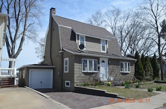 1511 Bernice Ave, Saint Joseph, MI 49085