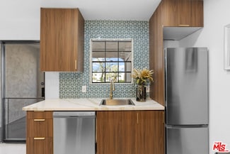 5300 E Waverly Dr Unit B6, Palm Springs, CA 92264