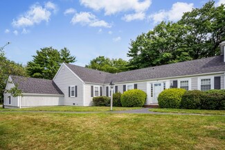 17 Colonial Village, Falmouth, ME 04105