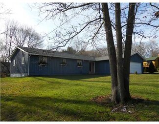 129 Captains Cir, Tiverton, RI 02878