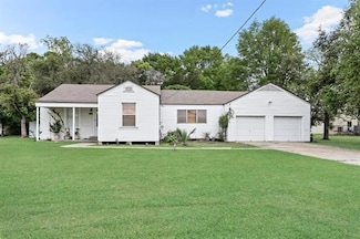 150 Canal St, Bridge City, TX 77611