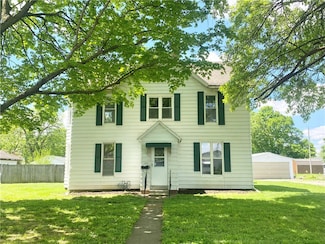 305 N Poplar St, Assumption, IL 62510