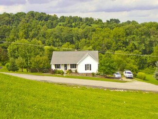 51 Valleyview Rd, Scenery Hill, PA 15360