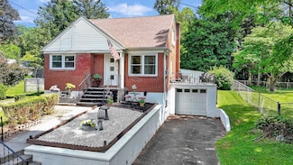 104 Coldenham Rd, Walden, NY 12586