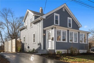 24 Stoneham St, Cranston, RI 02920