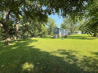 22002 Hill Dr, Bernard, IA 52032