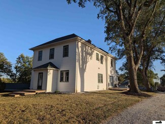 305 W D St, Elmwood, NE 68349