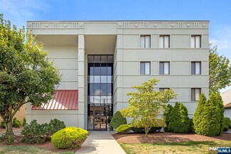 200 Paterson Ave, East Rutherford, NJ 07073