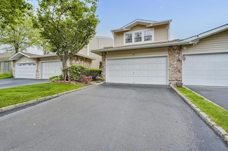 147 Colony Dr, Holbrook, NY 11741