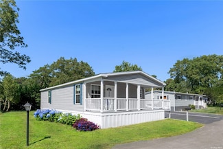 525 Riverleigh Ave Unit 226, Riverhead, NY 11901