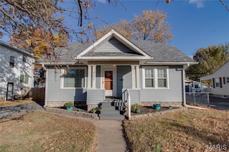 469 Tipton Ave, Wood River, IL 62095