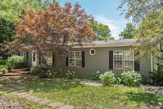 38 Magnolia Dr, Putnam, IL 61560