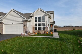 697 Catamaran Cir, Pingree Grove, IL 60140