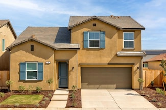 495 Thunder Rd, Madera, CA 93636