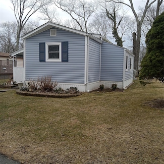 1661 Old Country Rd Unit 114, Riverhead, NY 11901