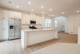 162 Huntington Dr, Waconia, MN 55387