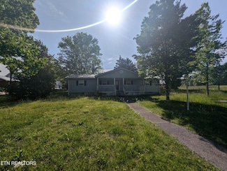 1729 Roslin Rd, Jamestown, TN 38556
