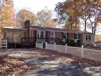 9647 Critzers Shop Rd, Afton, VA 22920