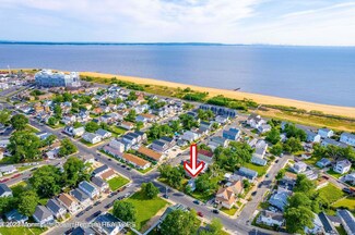 51 Center Ave, Keansburg, NJ 07734