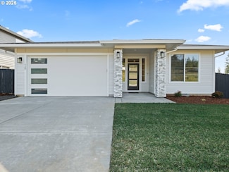 120 W 19th St, La Center, WA 98629